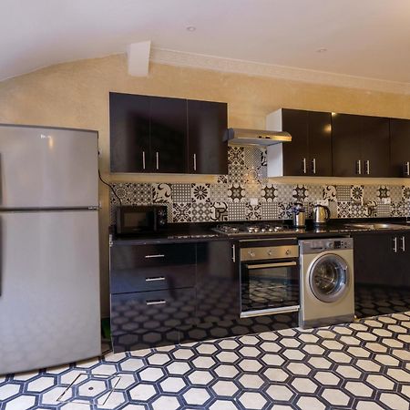 Riad 4 Chambres - Piscine & Petit Dejeuner Gratuit - Wifi Fibre Optique Marrakesh Eksteriør billede