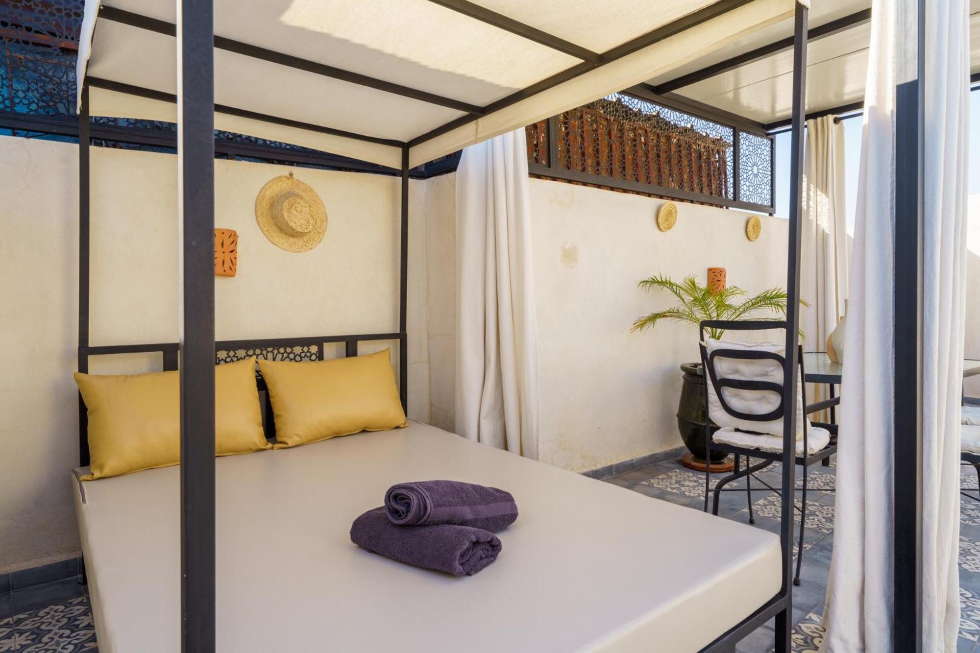 Riad 4 Chambres - Piscine & Petit Dejeuner Gratuit - Wifi Fibre Optique Marrakesh Eksteriør billede