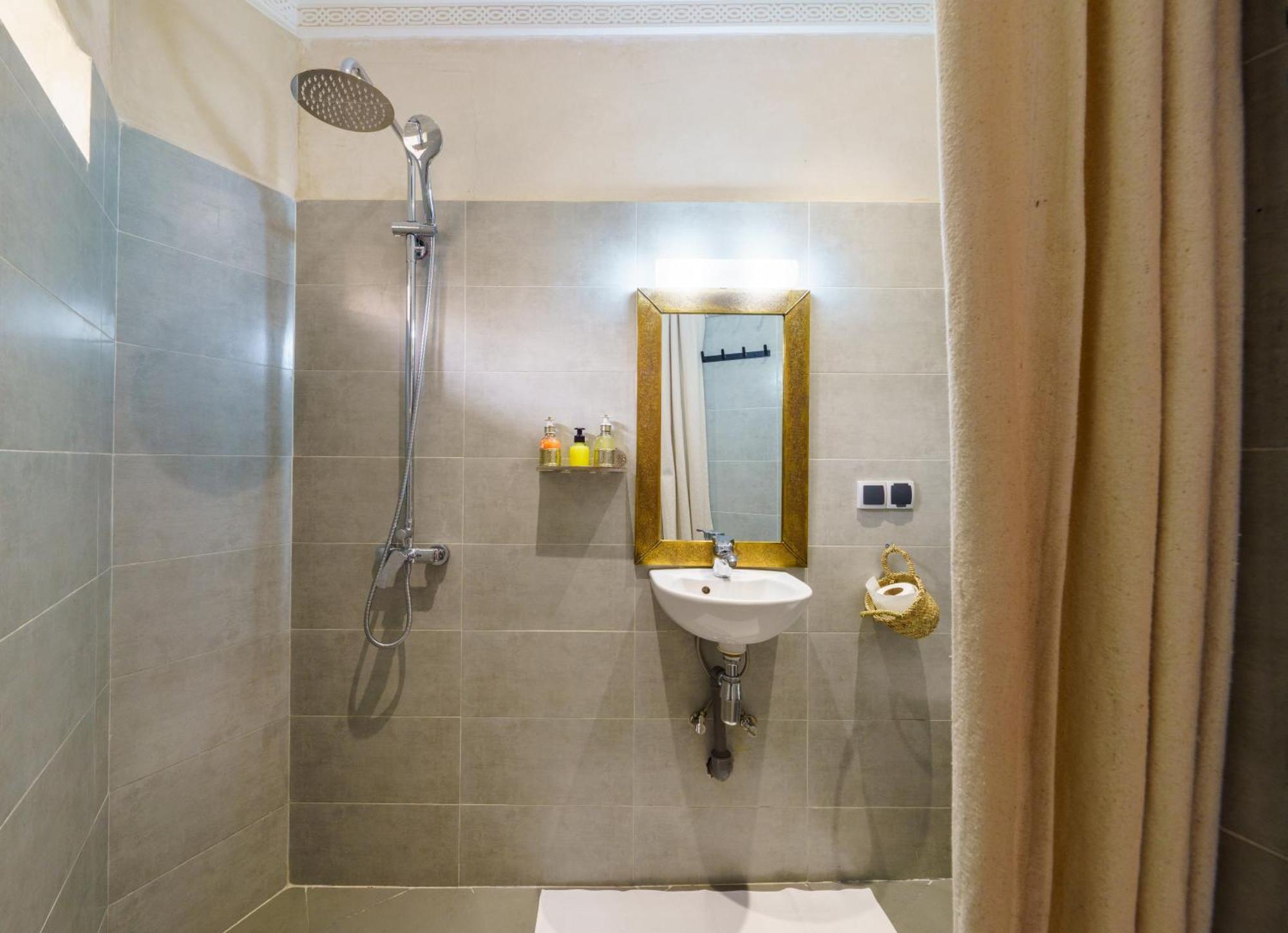 Riad 4 Chambres - Piscine & Petit Dejeuner Gratuit - Wifi Fibre Optique Marrakesh Eksteriør billede